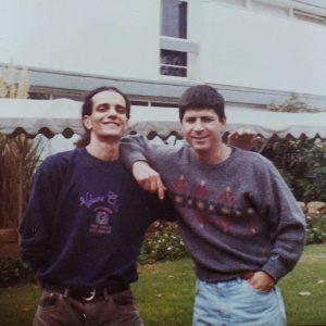 אבי (מימין) עם המדריך זיו כהן, 1992